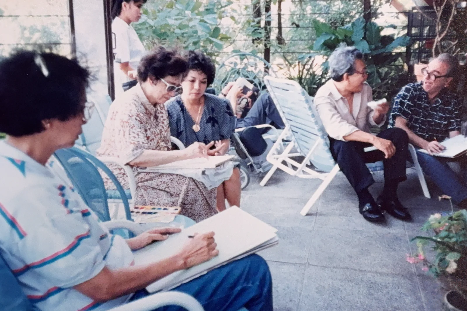 Drawing session with Anita Magsaysay-Ho among Corito’s artist friends